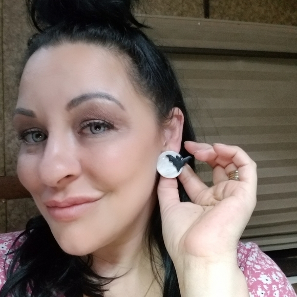 Moon & bat polymer clay earrings - Picture 5 of 5